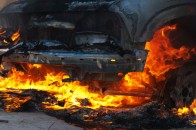 Під Києвом сталася моторошна ДТП: авто вигоріло вщент