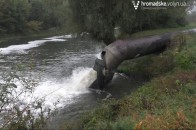 Село поблизу Луцька накрило смородом. ВІДЕО