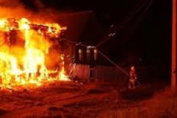 За ніч в гаражному кооперативі в Луцьку згоріло три автівки