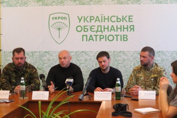 Ігор Палиця: «Владі не вигідно війну називати війною, але нам треба іти на діалог»*