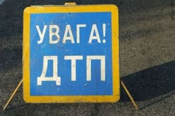 Біля Києва позашляховик на величезній швидкості врізався в маршрутку. ФОТО