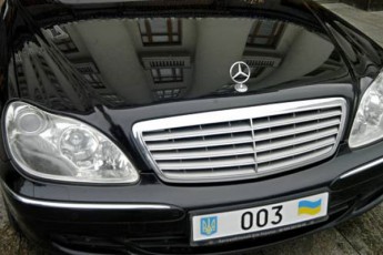 Опубліковано скандальний матеріал про коштовні авто керівництва СБУ