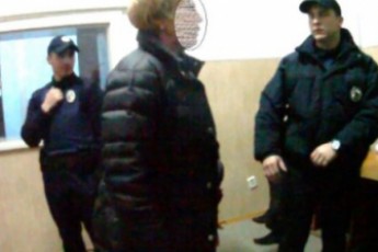 Вчителька фізкультури побила львівських поліцейських
