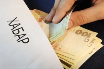 Луцького податківця запідозрили в хабарництві