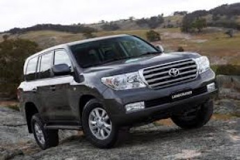 На чому їздять тюремники: Land Cruiser, Hyundai H-1