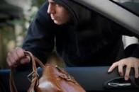 На Волині засудили чоловіка, який регулярно «чистив» жіночі сумочки