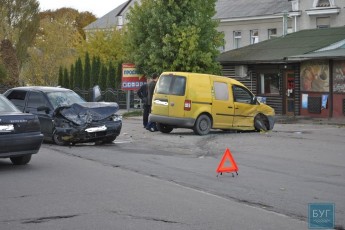 Аварія на Волині: дві іномарки не поділили дорогу. ФОТО