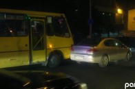 Аварія в Луцьку: маршрутка врізалась в іномарку. ФОТО
