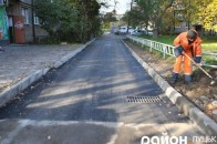 Можуть, коли припече: у Луцьку за один день заасфальтували дорогу. ФОТО