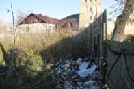 В центрі Луцька на території заповідника зробили смітник. ФОТО