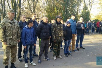 Перших волинських призовників відправили у військові частини. ФОТО