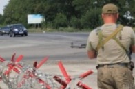 Бойовики відкрили вогонь по Трьохізбенці, є поранені