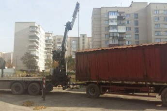 У Луцьку знову зносять незаконні споруди. ФОТО