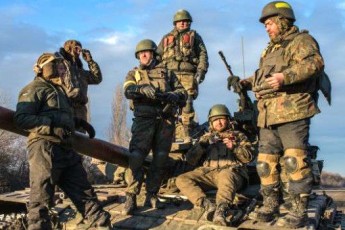 Експерт порівняв зарплату терористів та бійців