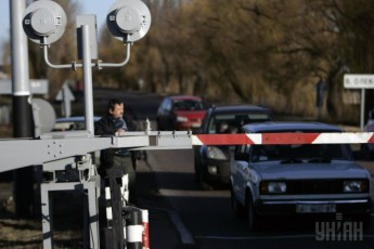 Рейд на дорозі. На залізничних переїздах водіїв перевіряють на знання ПДР