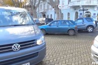 Поліція Одеси боїться евакуювати автівки прокурорів та депутатів. ВІДЕО