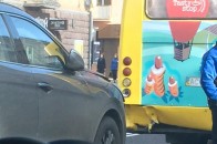 Аварія в центрі Луцька: зіткнулися позашляховик і маршрутка. ФОТО