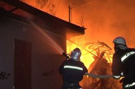Волинянин ледь не згорів у чужому будинку