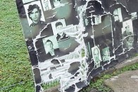 Попіарились й забули: у Ковелі кинули напризволяще пошматовий стенд «Небесній Сотні». ФОТО