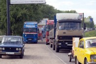 На волинській та львівській митницях - черги із сотень машин