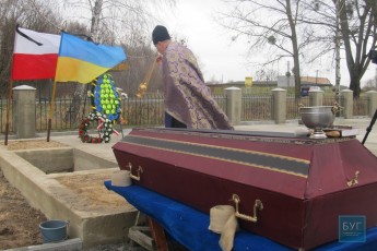 «Ця земля вкрита такими похованнями». На Волині знайшли тисячі тіл жертв масових розстрілів