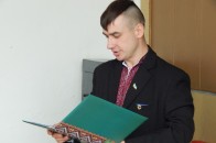 Волинянин, якого на Майдані підстрелив снайпер, склав присягу громаді. ФОТО