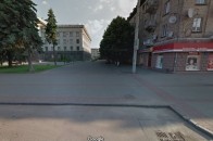 «Автохами» в Луцьку безкарно їздять пішохідним тротуаром. ФОТО