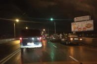 Аварія в Луцьку: через слизьку дорогу автівка втратила колесо. ФОТО