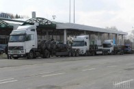 На українсько-польському кордоні вишикувалися довжелезні автомобільні черги