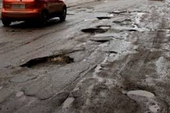 Не копай яму іншому, або чому «Укравтодор» знущається з водіїв. ВІДЕО