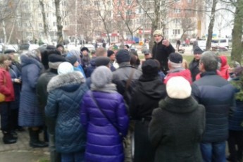 У Луцьку дитячий скверик хочуть забрати під парковку?