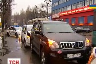 Працівник посольства РФ влаштував ДТП на позашляховику із дипномерами. ВІДЕО