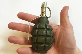 У Львові в куртці волинянина виявили гранату. ВІДЕО
