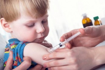 Волиняни вимагають призупинити вакцинацію дітей