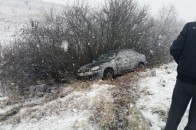 На Волині автівка на великій швидкості злетіла у кювет. ФОТО