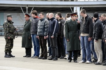 Білорусь відмовить у притулку ухильниками з України