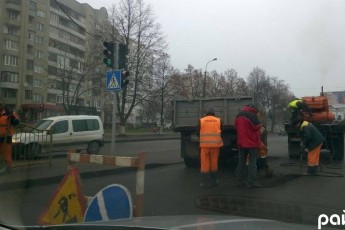 Як «вирівнюють» луцькі дороги. ФОТО