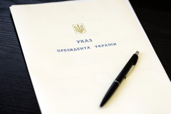 Порошенко відзначив нагородами 117 бійців АТО