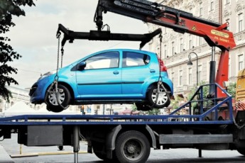 Українська поліція розпочала «прискорену» евакуацію авто