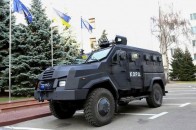 Нацполіція отримала нову потужну бронемашину. ФОТО
