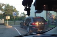 Українські мажори безкарно роз’їжджають на автівках з чорними номерами. ВІДЕО