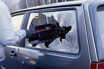 Двоє молодиків з Волині обікрали автівку