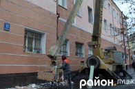У Луцьку оновлюють фасад ГУ Нацполіції Волині. ФОТО