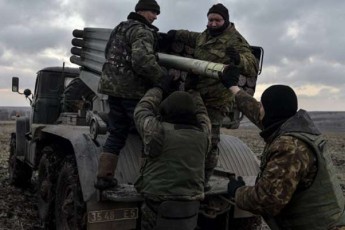 Бойовики гатили із танків та мінометів по Новотроїцькому