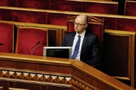 Яценюку підвищили зарплату на 25%