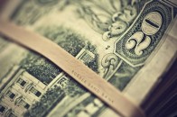 У 2016 році депутатам України підвищать зарплату в кілька разів