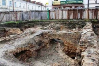 У Луцьку знову підняли питання щодо скандальної забудови на Кафедральній,13