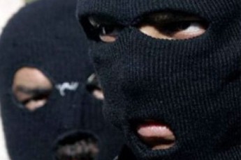 Розбійний напад на Волині: грабіжники переплутали сина з батьком