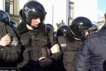 Сутичка між аграріями і правоохоронцями під Радою. ФОТО