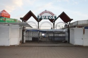 В Луцьку поблизу ринку хочуть розширити парковку